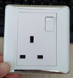 UK Type Saso CE Approved 13A Electric Socket UK Wall Socket