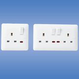 1 Gang Switched Socket with Neon (UK Stanard)
