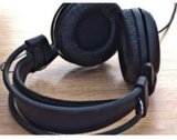 Earphone/Headphone/Headset (HS-702)